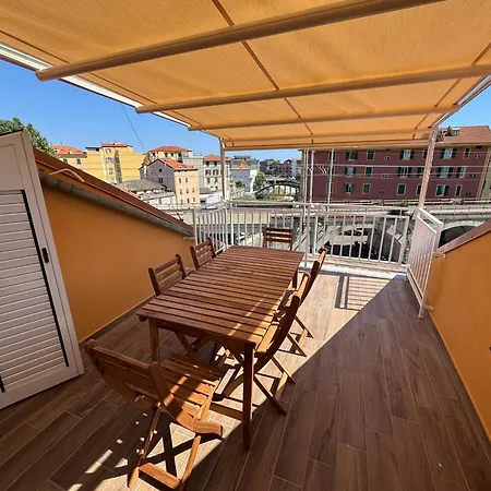 Lejlighed -due Passi Dal Mare- Attico In Centro Con Terrazzo Varazze