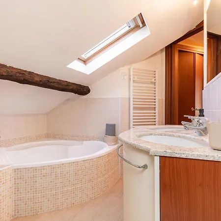 -due Passi Dal Mare- Attico In Centro Con Terrazzo * Varazze